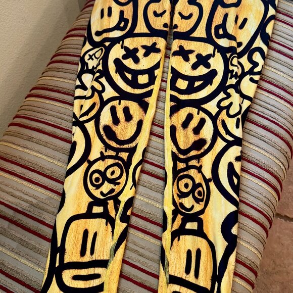 Niyama Sol Happy Face Yellow Leggings NEW WITH TAGS - Picture 1 of 4